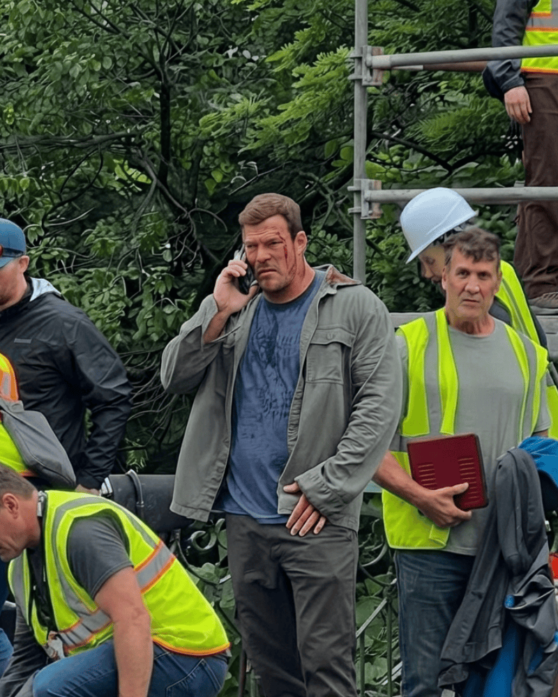Alan Ritchson (Jack Reacher) Reacher S04 Grey Cotton Jacket - Image 3